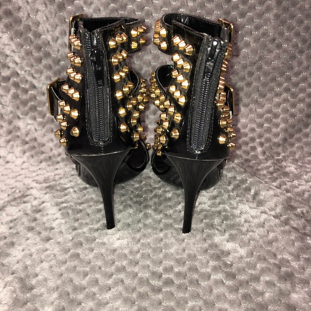 Fredericks of Hollywood SEXY black patent leather & gold stud heels - size 6.5 - Picture 5 of 6